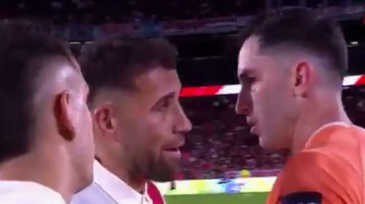 El debut de Nicolás Otamendi en River: un grave error, un cabezazo con el que casi empata y la frase al árbitro tras el final