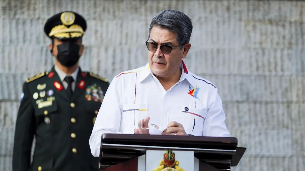 Juan Orlando Hernández regresa a Honduras tras el indulto de Trump a su condena por narcotráfico