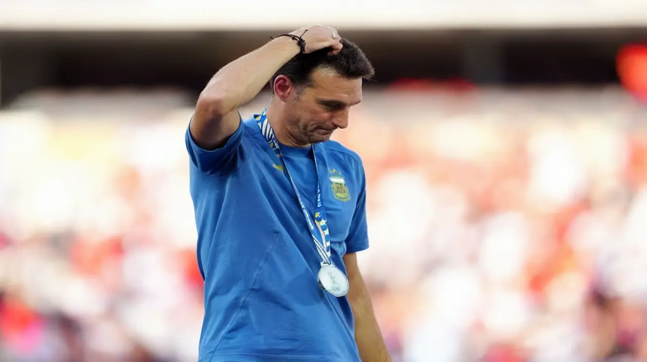 Scaloni se disculpó con la hinchada y definió a sus jugadores como "guerreros" tras la final del Mundial