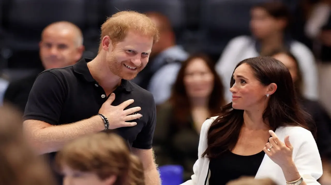 Los Sussex regresan al Reino Unido con sus hijos tras cuatro años de ausencia
