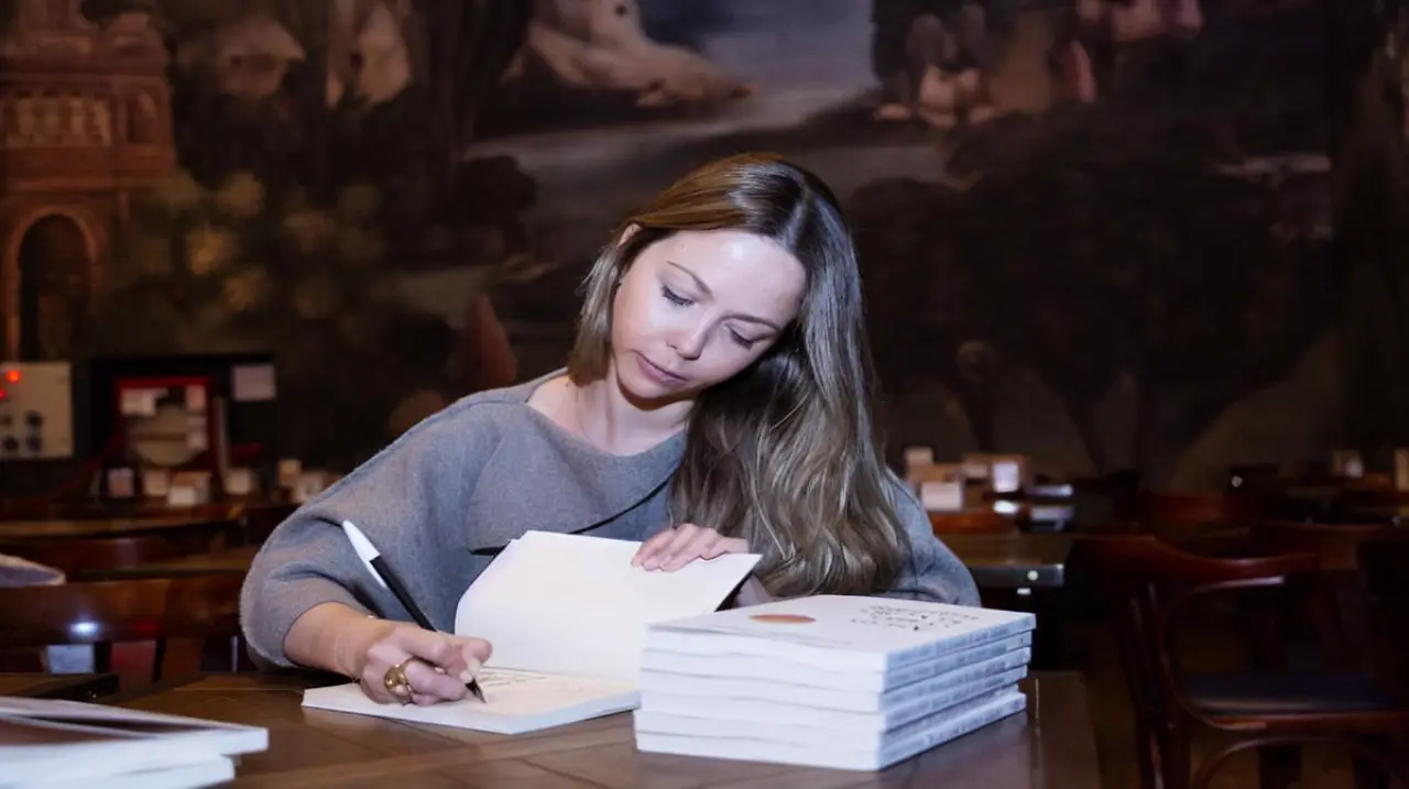 Una psicóloga española revela por qué el amor propio redefine la forma en que se elige a una pareja