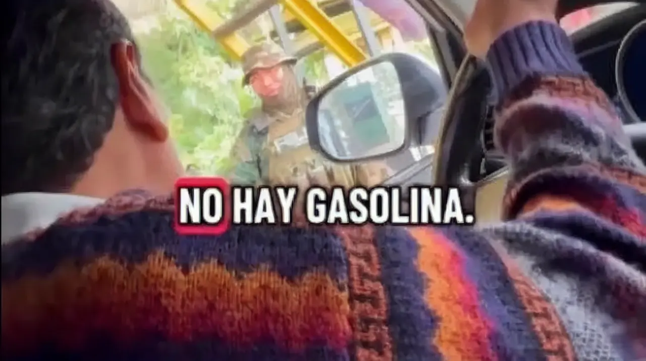 Evo Morales desafía la orden de captura: se muestra paseando en su bastión y saludando a policías