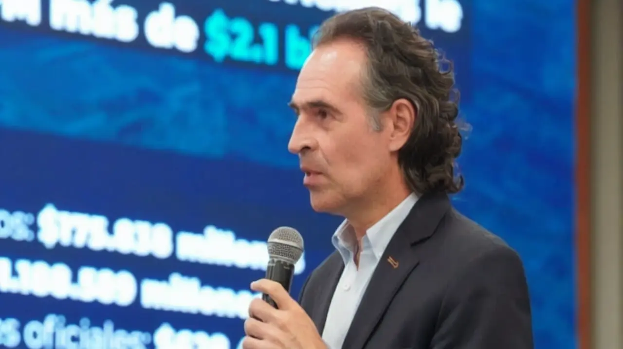 Federico Gutiérrez presentó nuevas pruebas de presunta corrupción de Daniel Quintero y su hermano en Medellín: “Ni Alí Baba se atrevió a tanto”