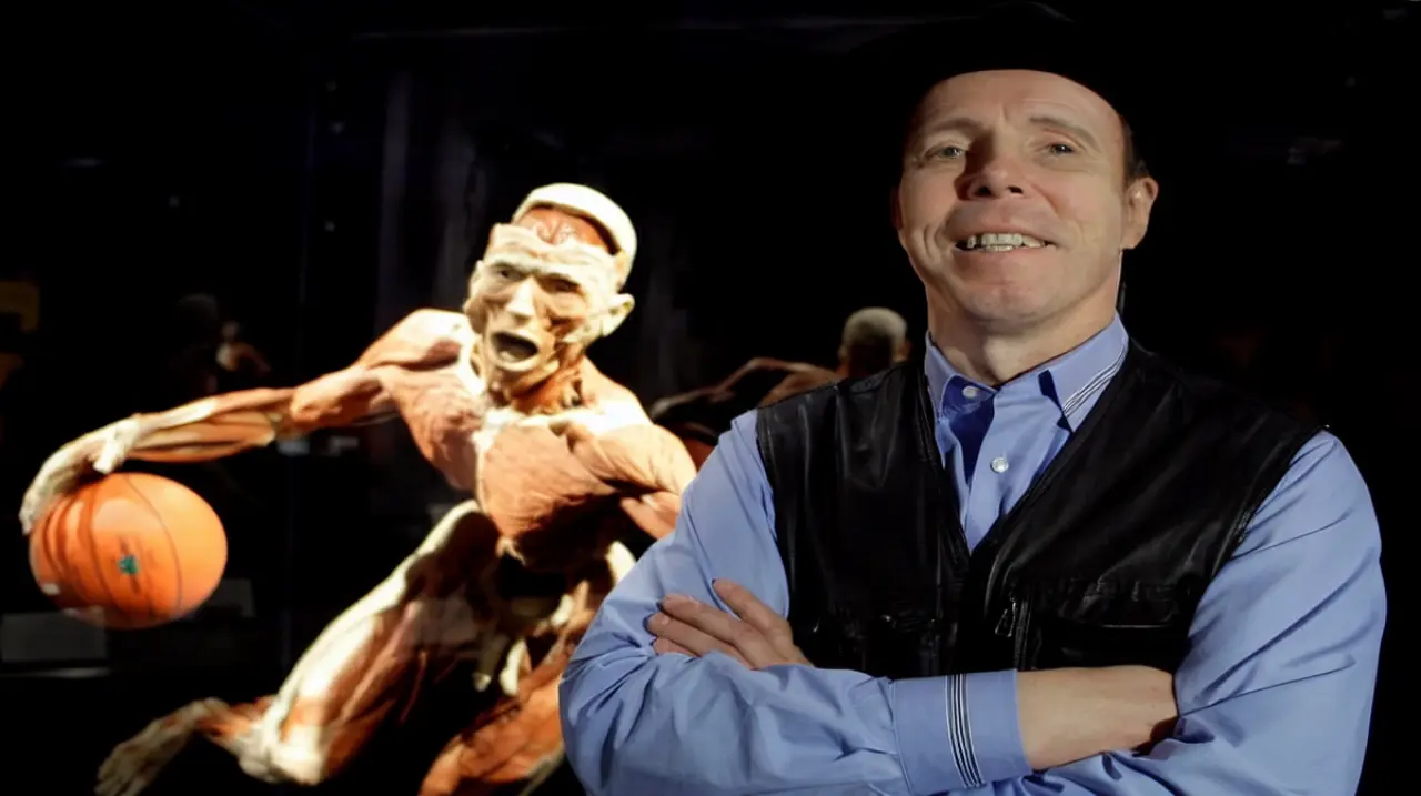 Murió Gunther von Hagens, el anatomista alemán detrás de las muestras Body Worlds