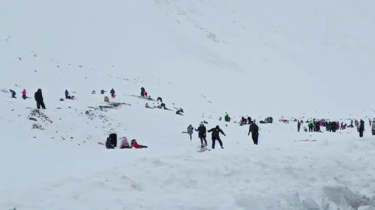 Más de 20.000 turistas llegaron a la nieve en Mendoza y dos centros de esquí abrirán este martes