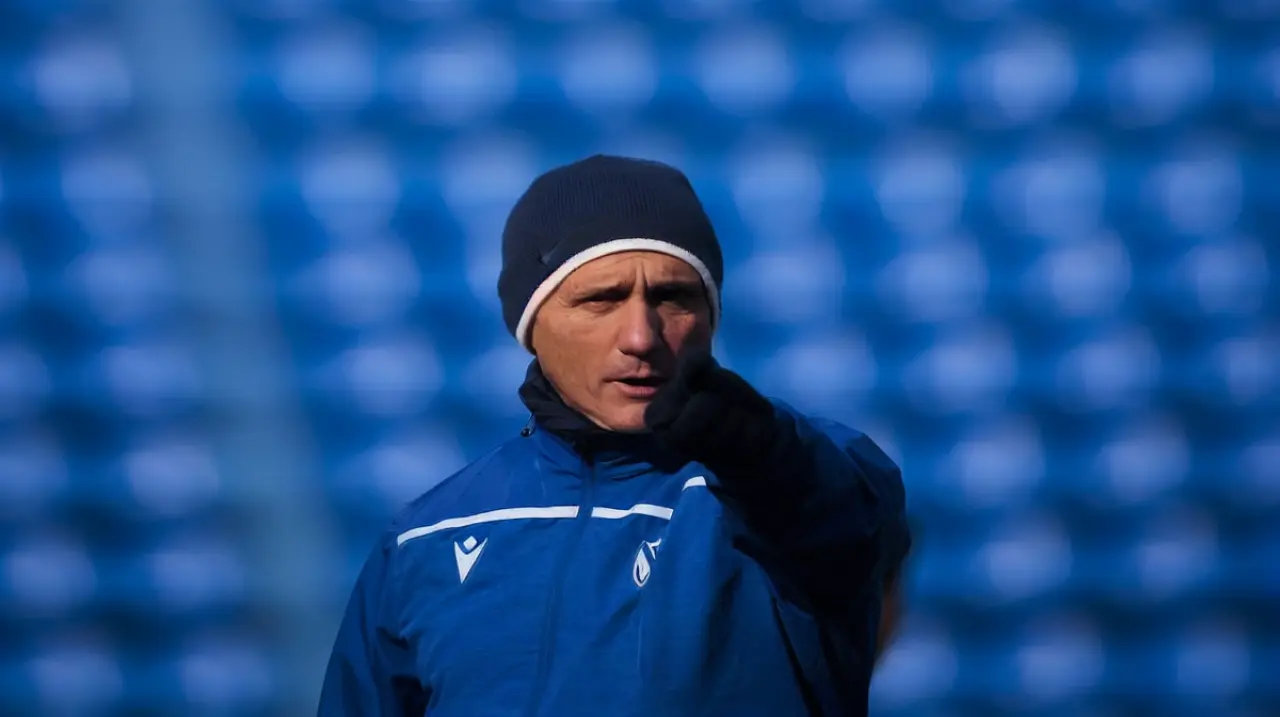 Vélez se apoya en su cantera y Barros Schelotto pide paciencia para los juveniles