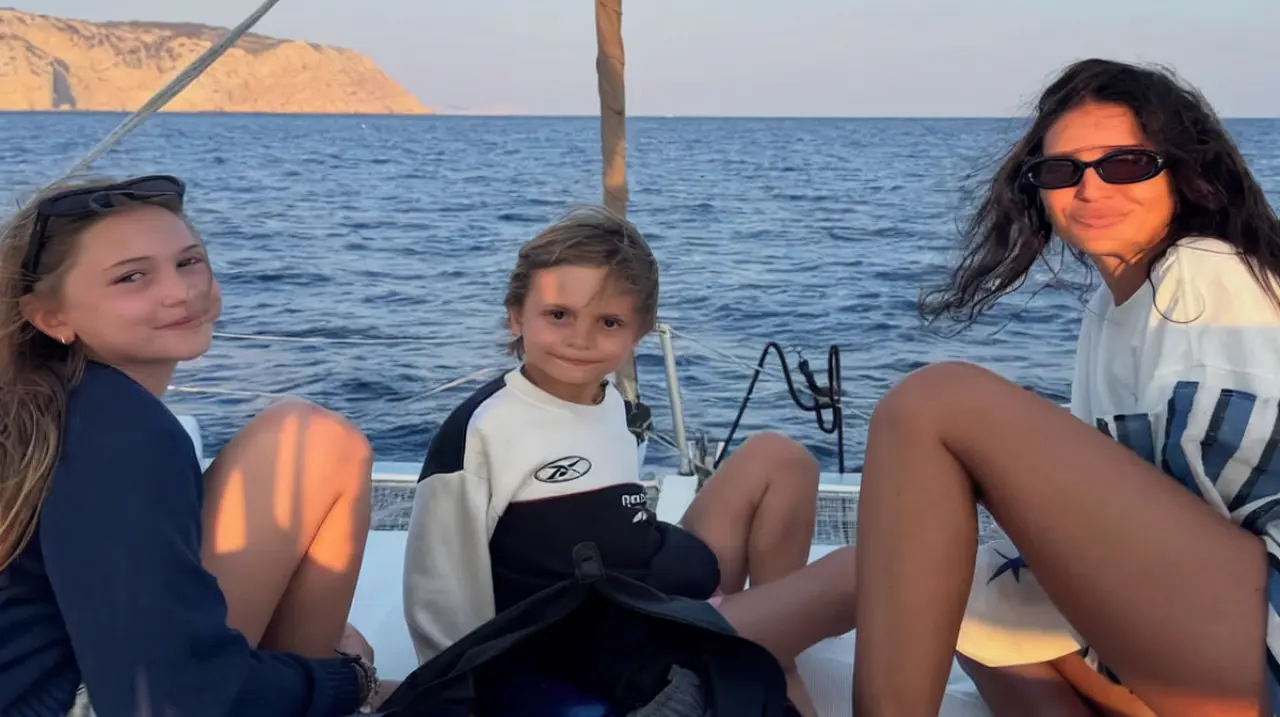 Zaira Nara disfrutó de Ibiza con sus hijos y un gesto en redes reavivó versiones sobre su hermana