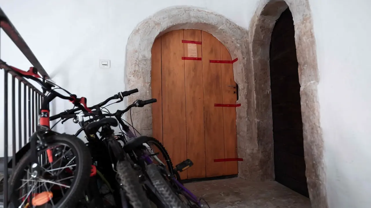 Investigan en Francia el hallazgo de cinco bebés muertos en un departamento de Orange
