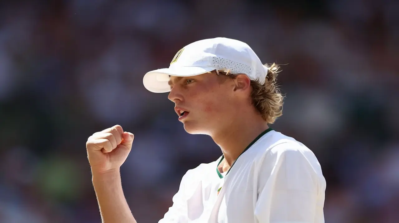 Cruz Hewitt estrenó su cuenta ATP en Washington y confirmó el empuje de una nueva camada