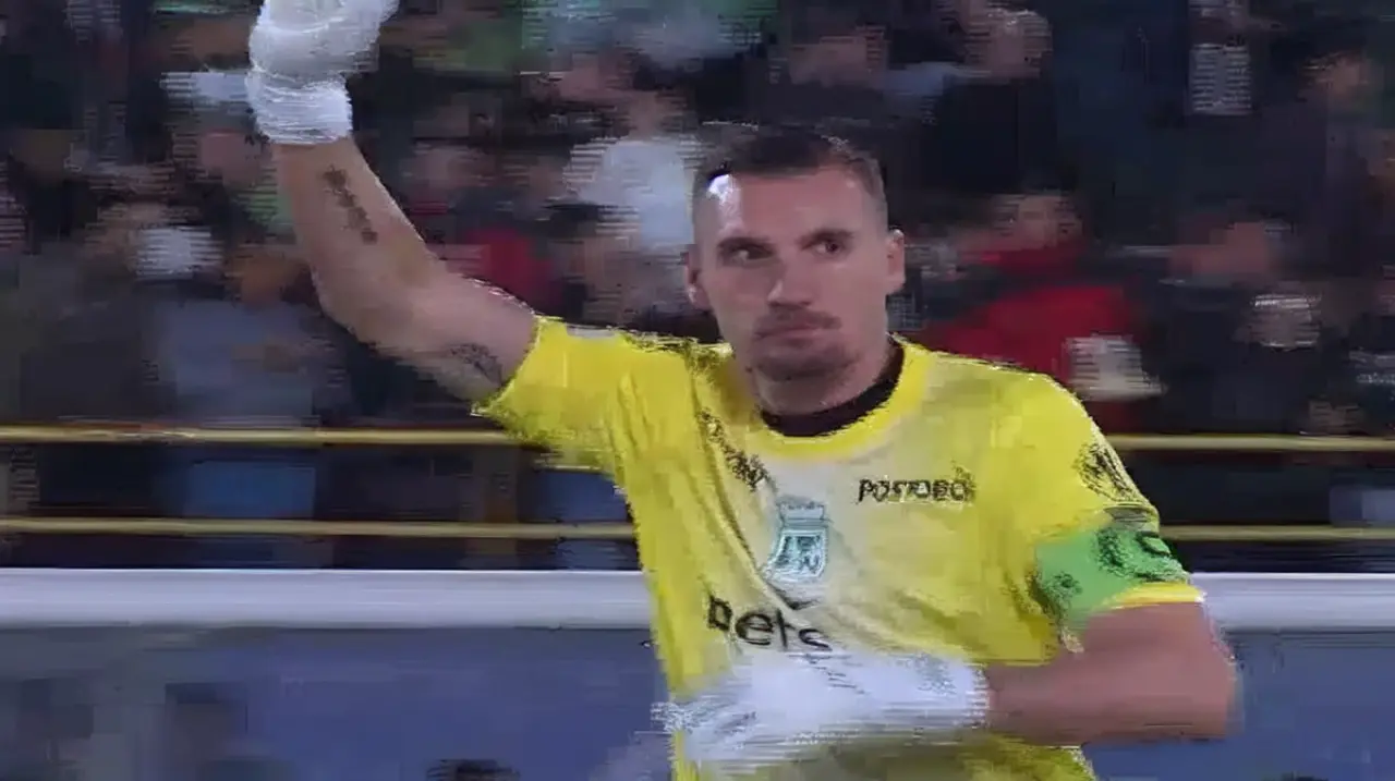 Armani volvió a Atlético Nacional y fue ovacionado en Bogotá
