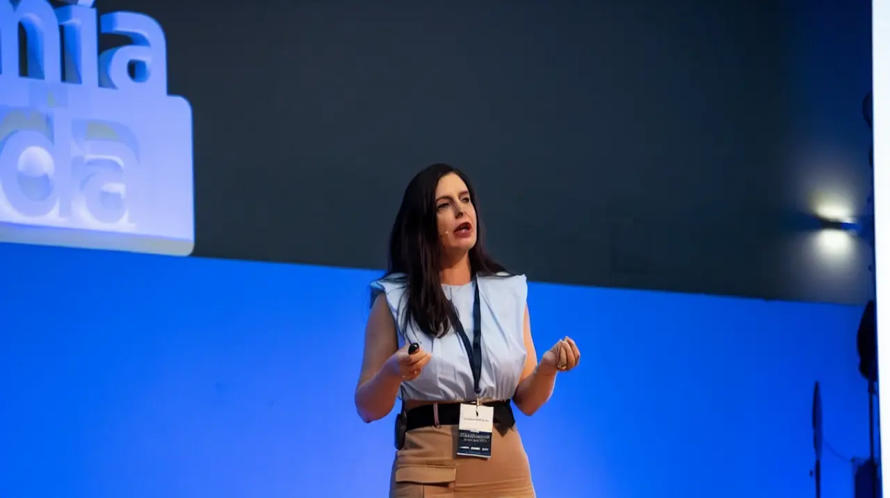 Bárbara Rey Actis: la IA puede impulsar el valor del talento senior