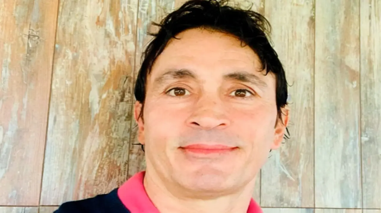 Sebastián Estevanéz cambió la actuación por la construcción y sigue cerca de la ficción
