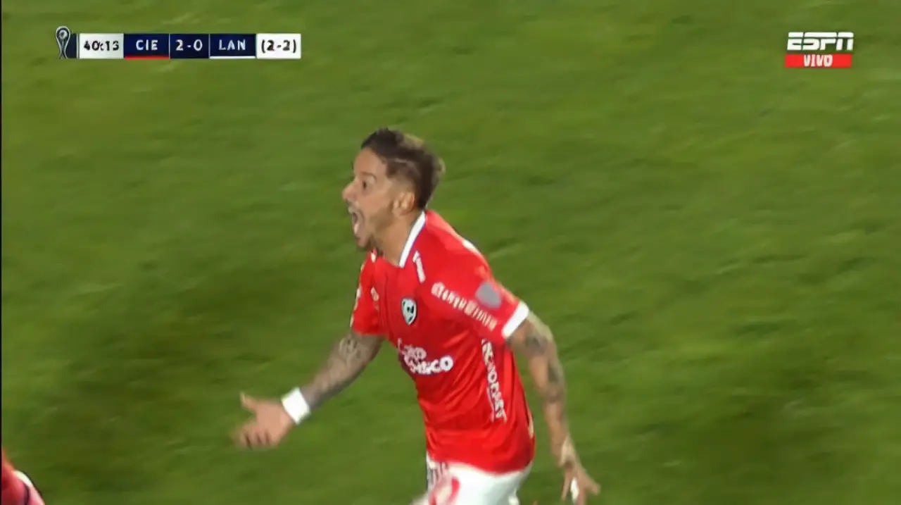 Alejandro Hohberg amplió la ventaja de Cienciano con un remate de media distancia ante Lanús
