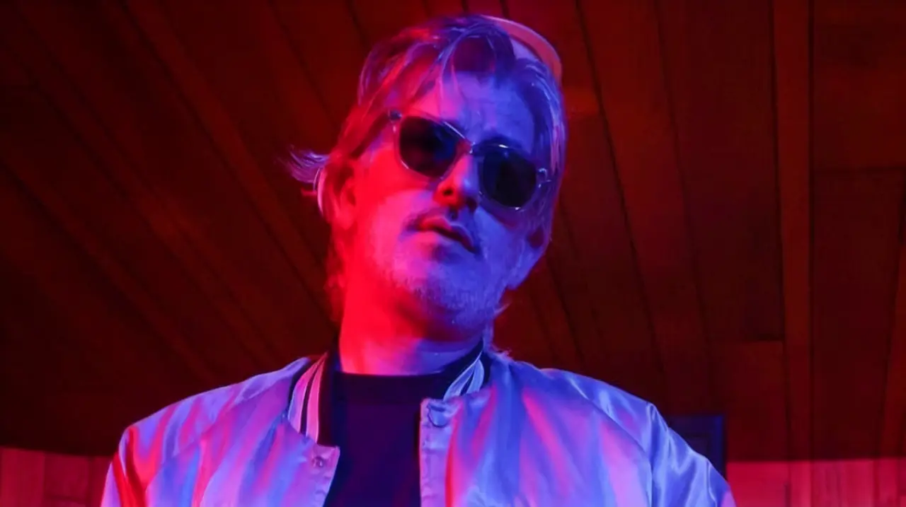 Vaivén deja en suspenso la participación de Kavinsky tras su muerte