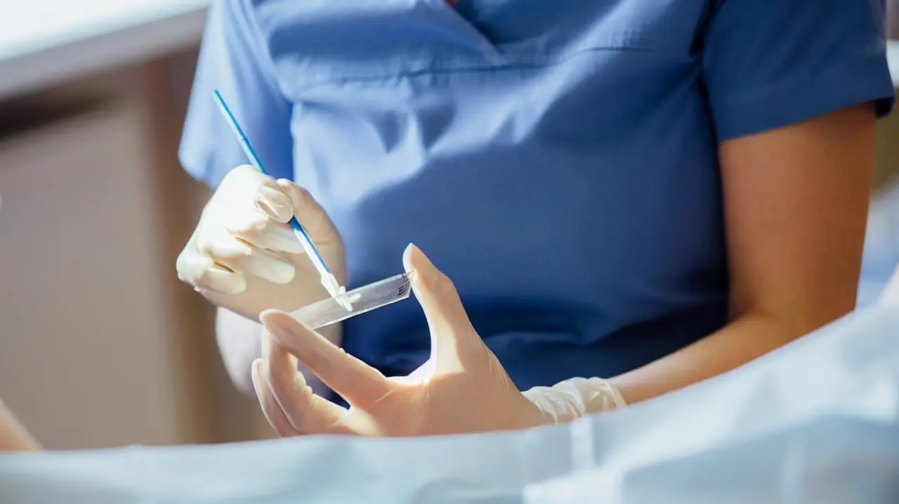 Cáncer de endometrio: señales de alerta, factores de riesgo y opciones de tratamiento