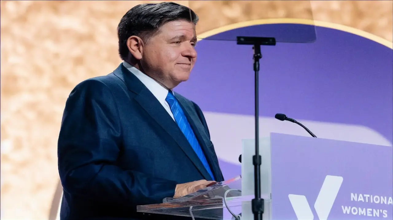 Pritzker destacó el peso de los negocios latinos, la salud y la educación en Illinois