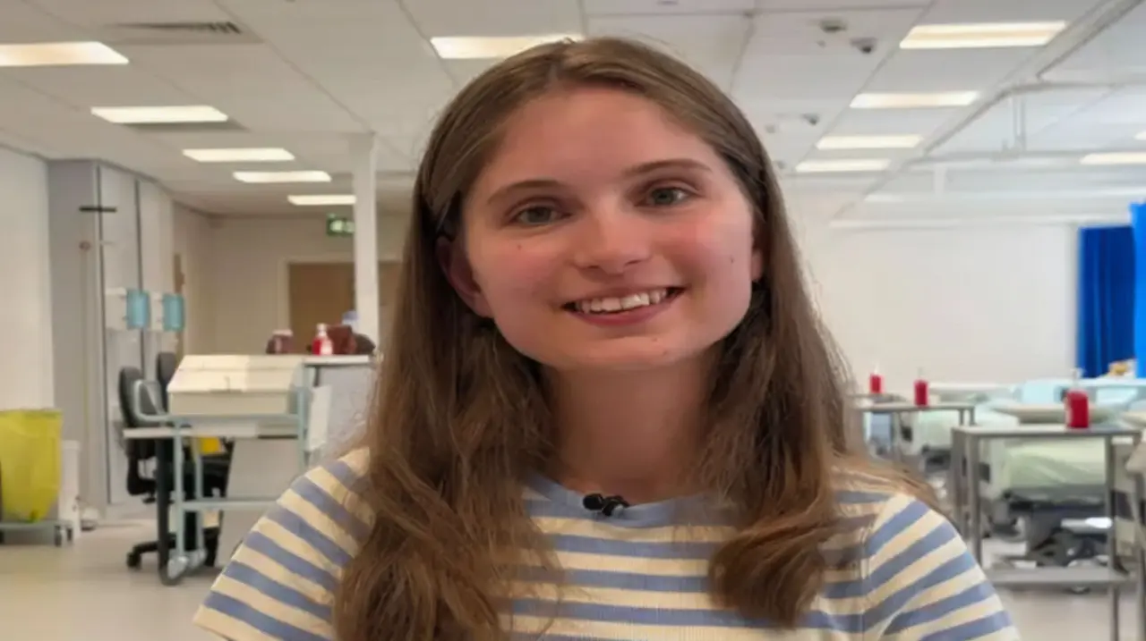 De paciente oncológica a médica: la historia de Ellie Waters-Barnes
