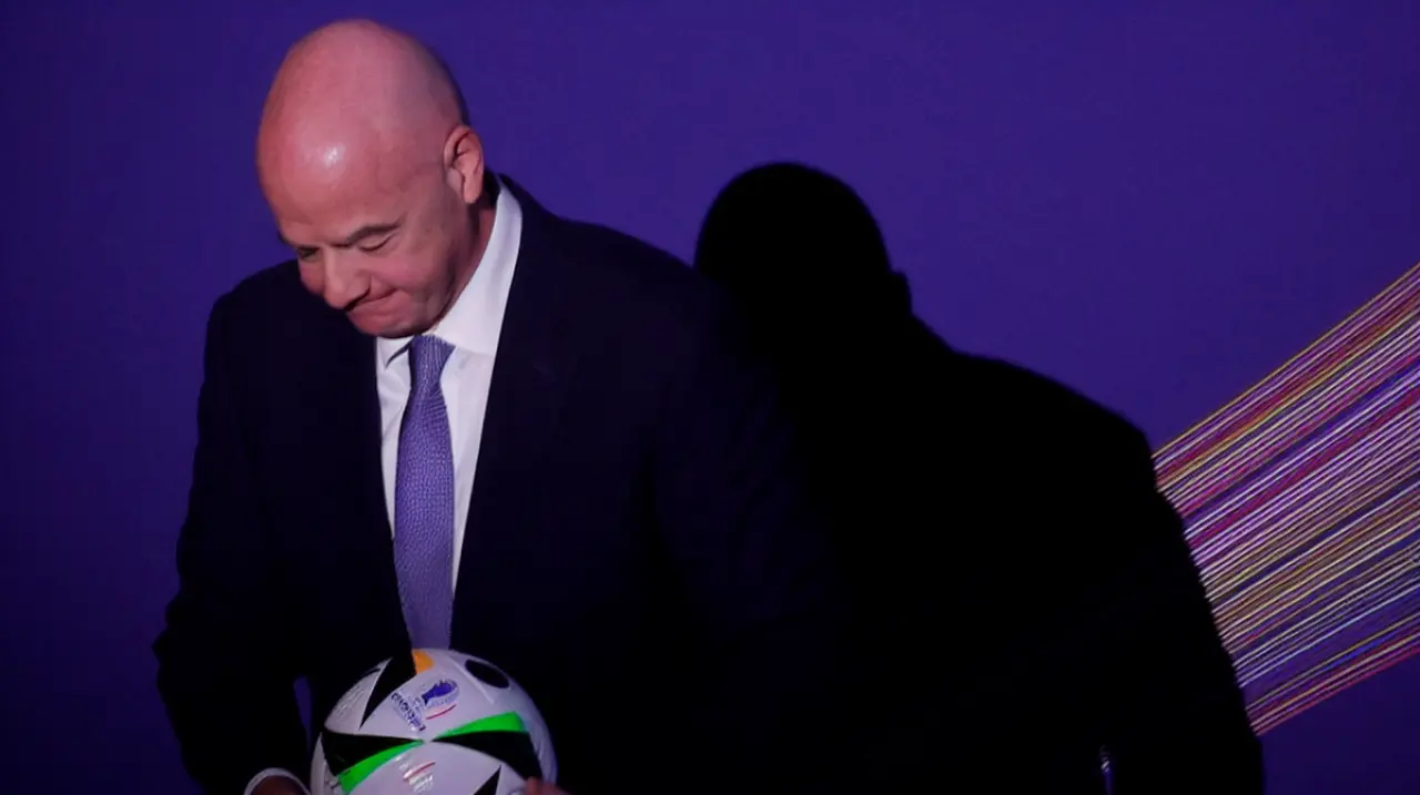 UEFA celebró el freno al plan de la FIFA y pidió identificar responsabilidades