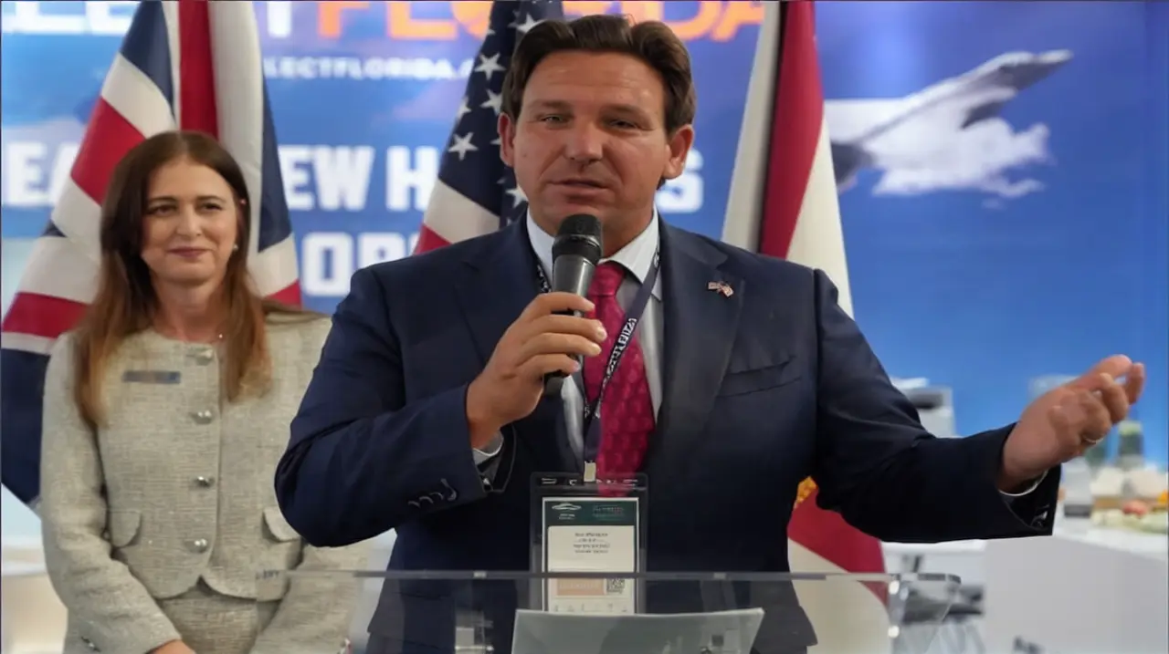DeSantis ratifica la cooperación policial con el ICE y endurece el esquema migratorio en Florida