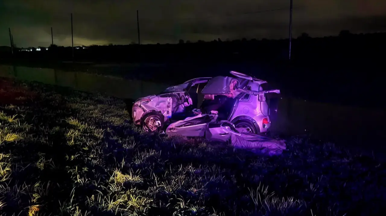Murió un hombre y un joven está grave tras un choque en la Ruta 2 en La Plata