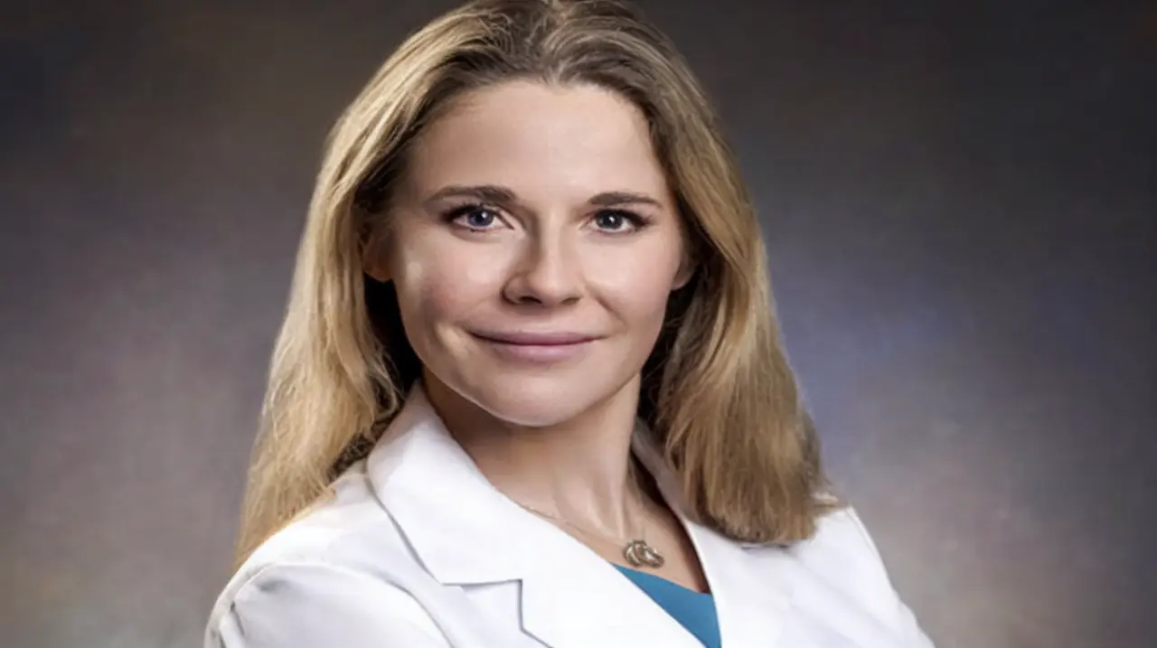 Una dermatóloga de Harvard explica una rutina simple para cuidar la piel del rostro