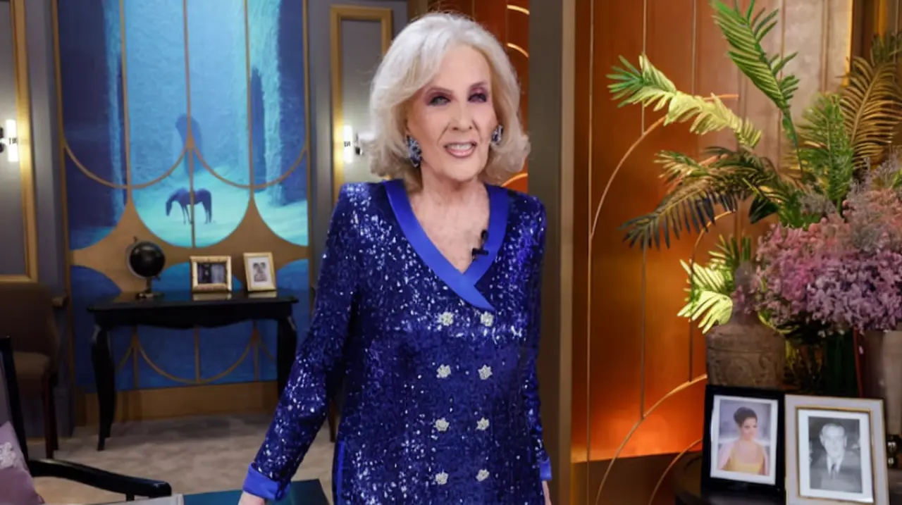 Mirtha Legrand eligió un vestido azul noche y reunió a figuras en una nueva edición de su programa