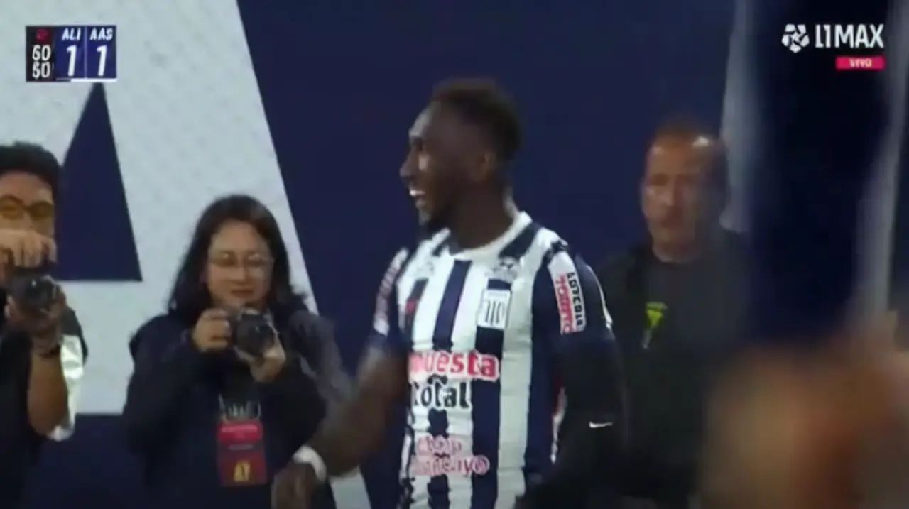 Eryc Castillo firmó un doblete y Alianza Lima venció a Alianza Atlético en Matute