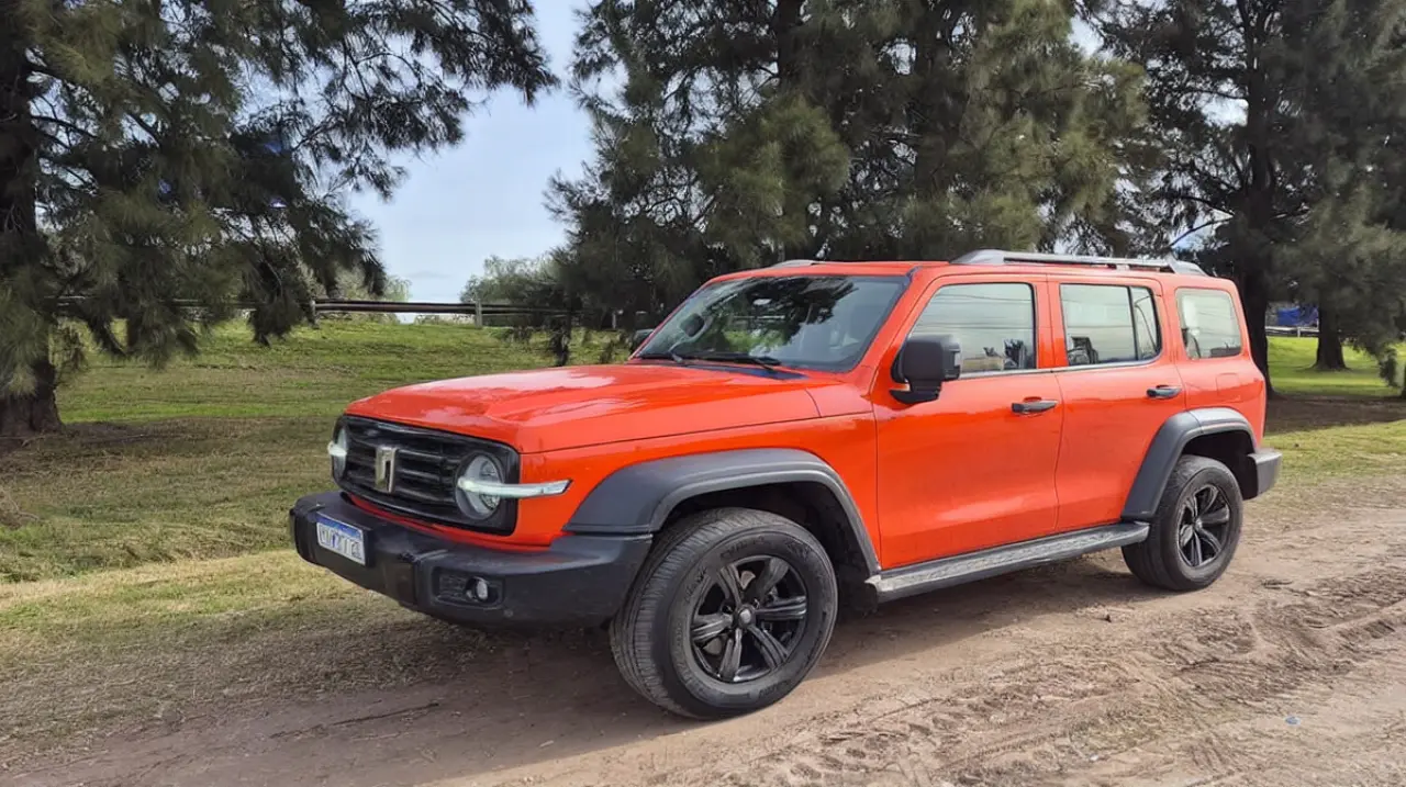 Tank 300: el todoterreno chino que combina diseño boxy, confort y verdadera capacidad off-road