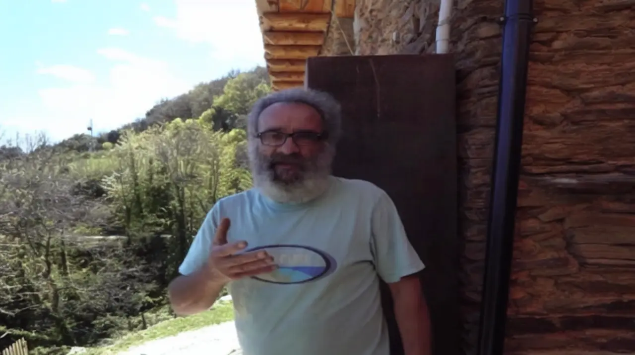 Tomás Ballesté, el hombre que eligió vivir solo en un pueblo abandonado