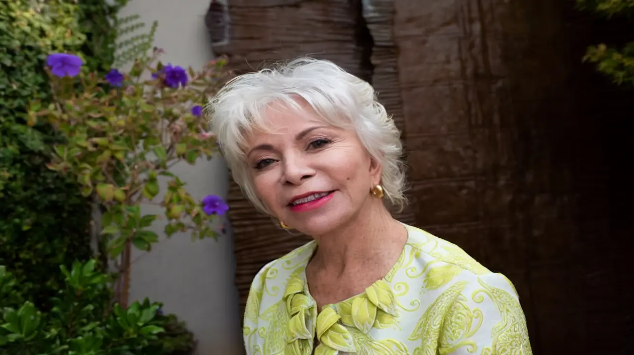 Isabel Allende cumple 84 años: la autora chilena que convirtió la memoria en literatura