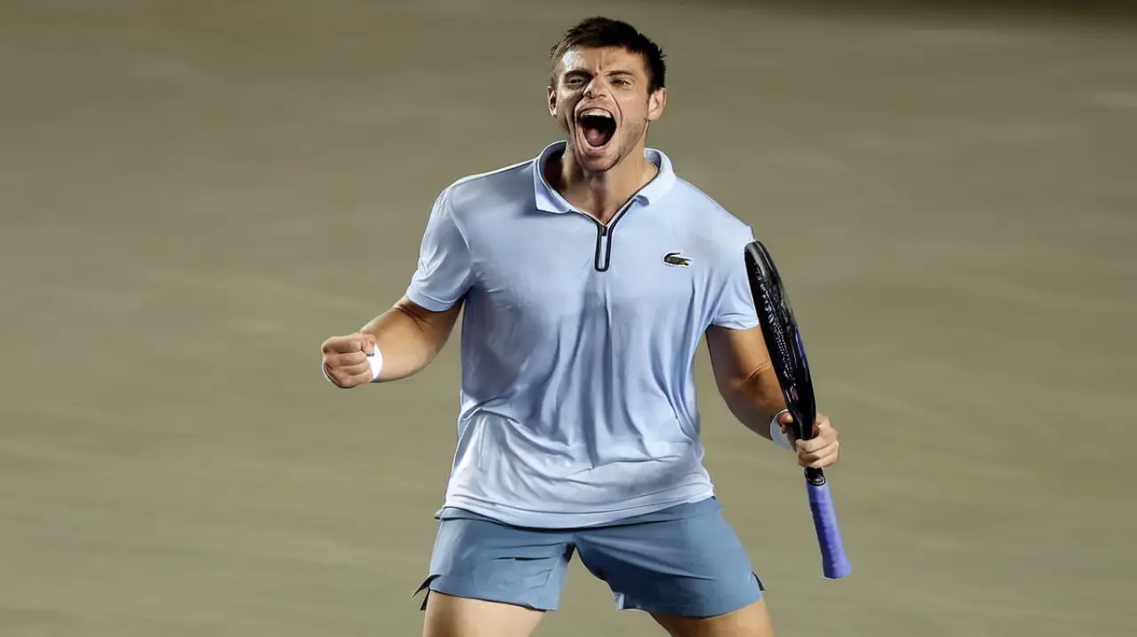 Arthur Gea convierte una cadena de problemas en su primer título ATP