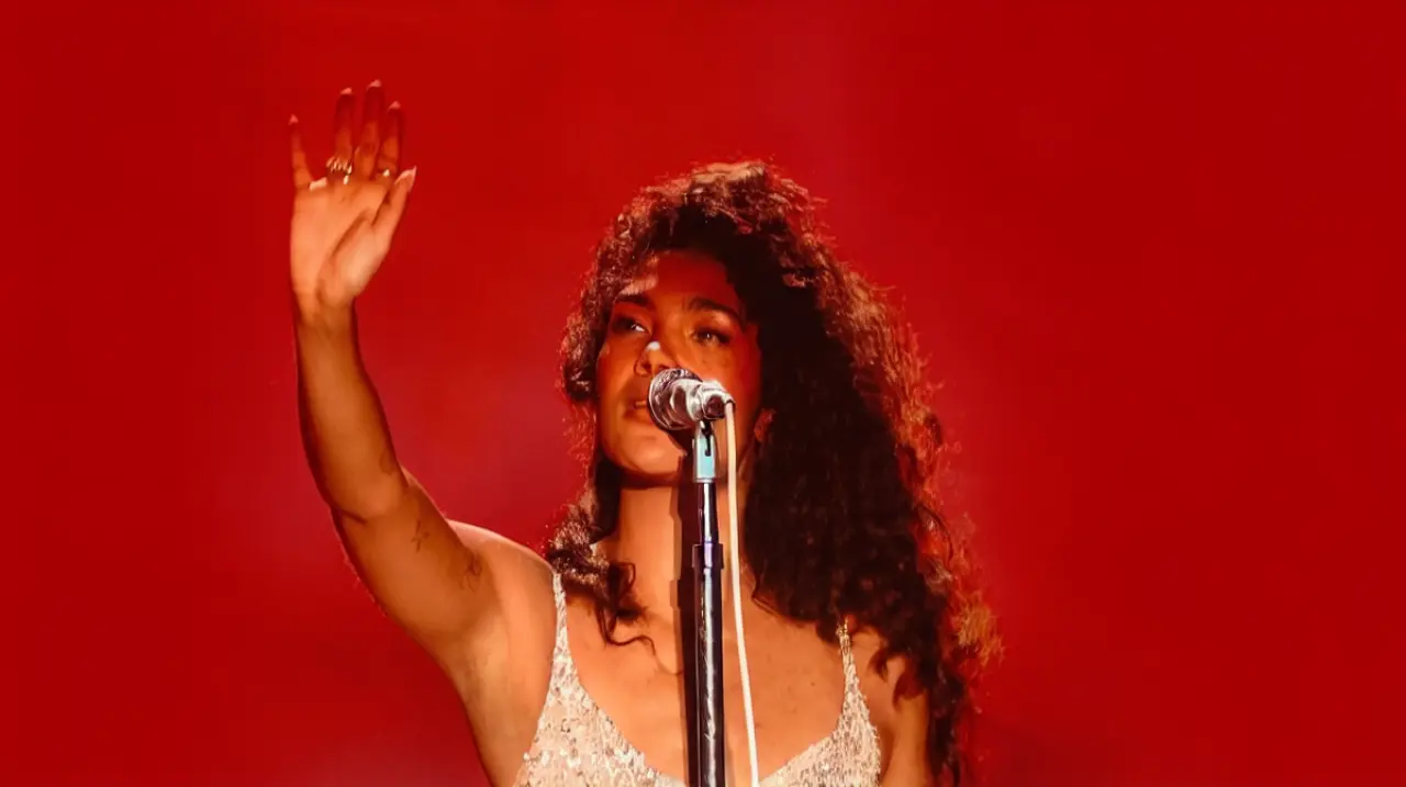 Olivia Dean brilló en Lollapalooza Chicago con un show íntimo y poderoso