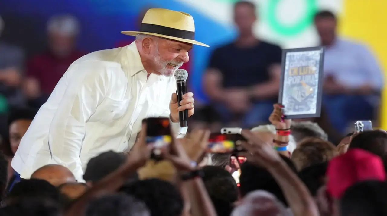Lula busca la reelección en una campaña atravesada por la polarización y la pulseada externa