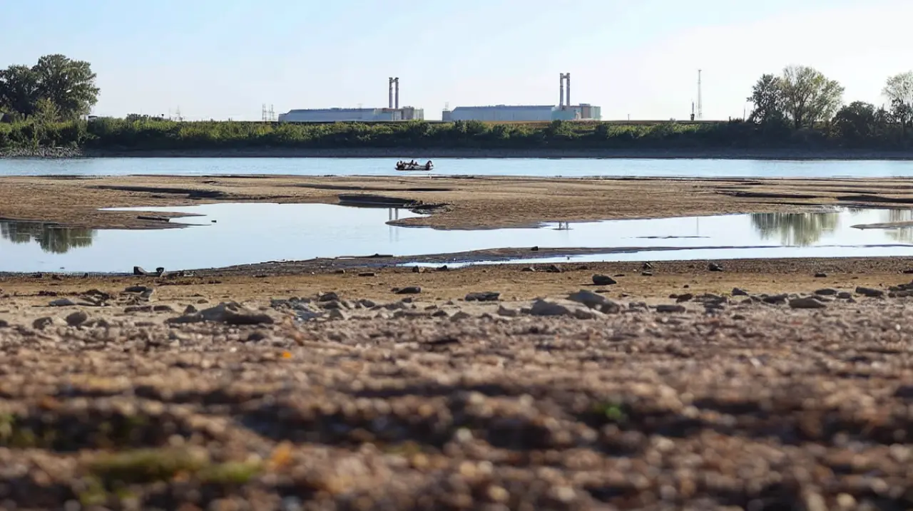 Hungría detuvo su única central nuclear por la bajante histórica del Danubio