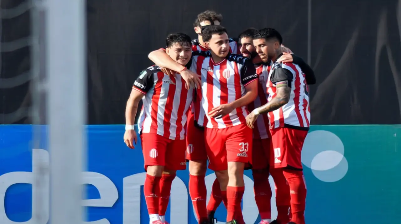 Barracas ganó otra vez, sigue perfecto y Tapia acompañó desde la tribuna