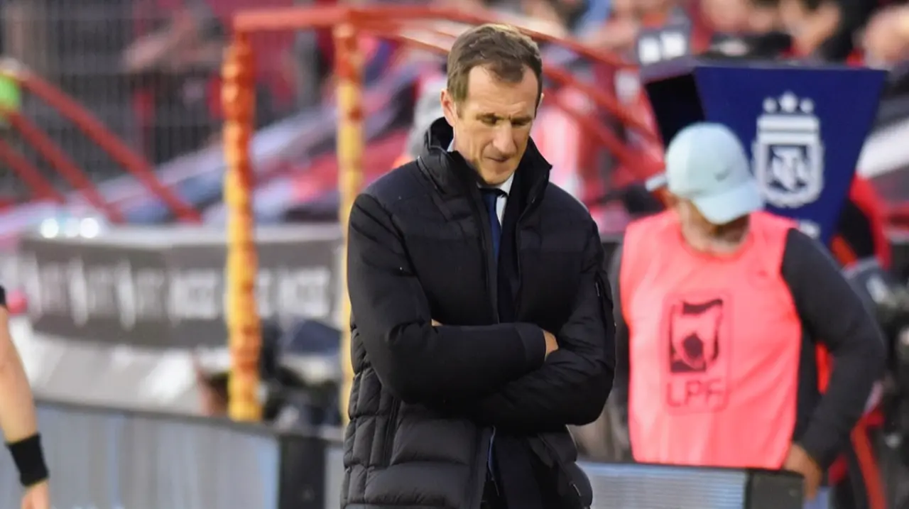 Arruabarrena apuntó a errores puntuales tras el empate de Boca en Rosario