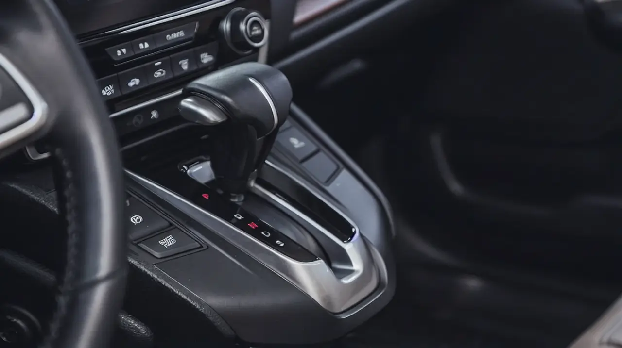 Cómo usar el freno motor en un auto automático para bajar pendientes con menos esfuerzo en los frenos
