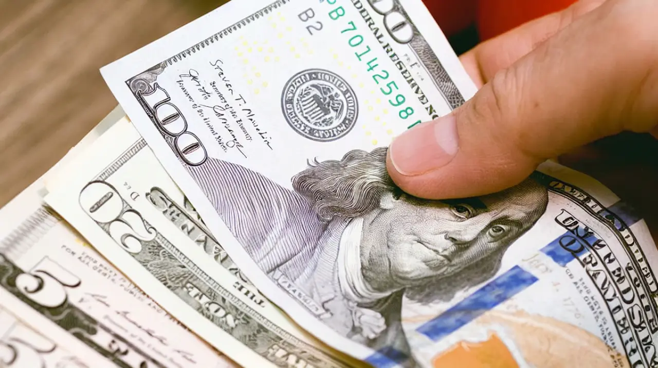 Dólar hoy: el oficial se vende a $1510 y el blue a $1560 este lunes 3 de agosto