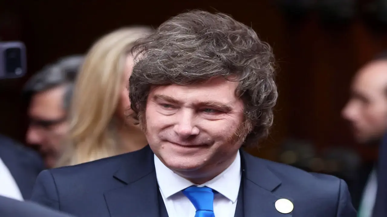 Milei defendió la economía, cuestionó las encuestas y habló de Malvinas