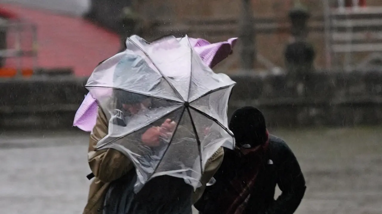 Cataluña y Aragón activan avisos naranjas por tormentas con granizo y viento muy fuerte