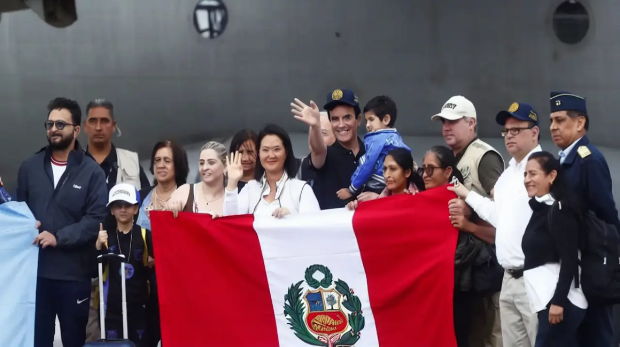 Keiko Fujimori encabezó operativo humanitario por el retorno de peruanos desde Venezuela
