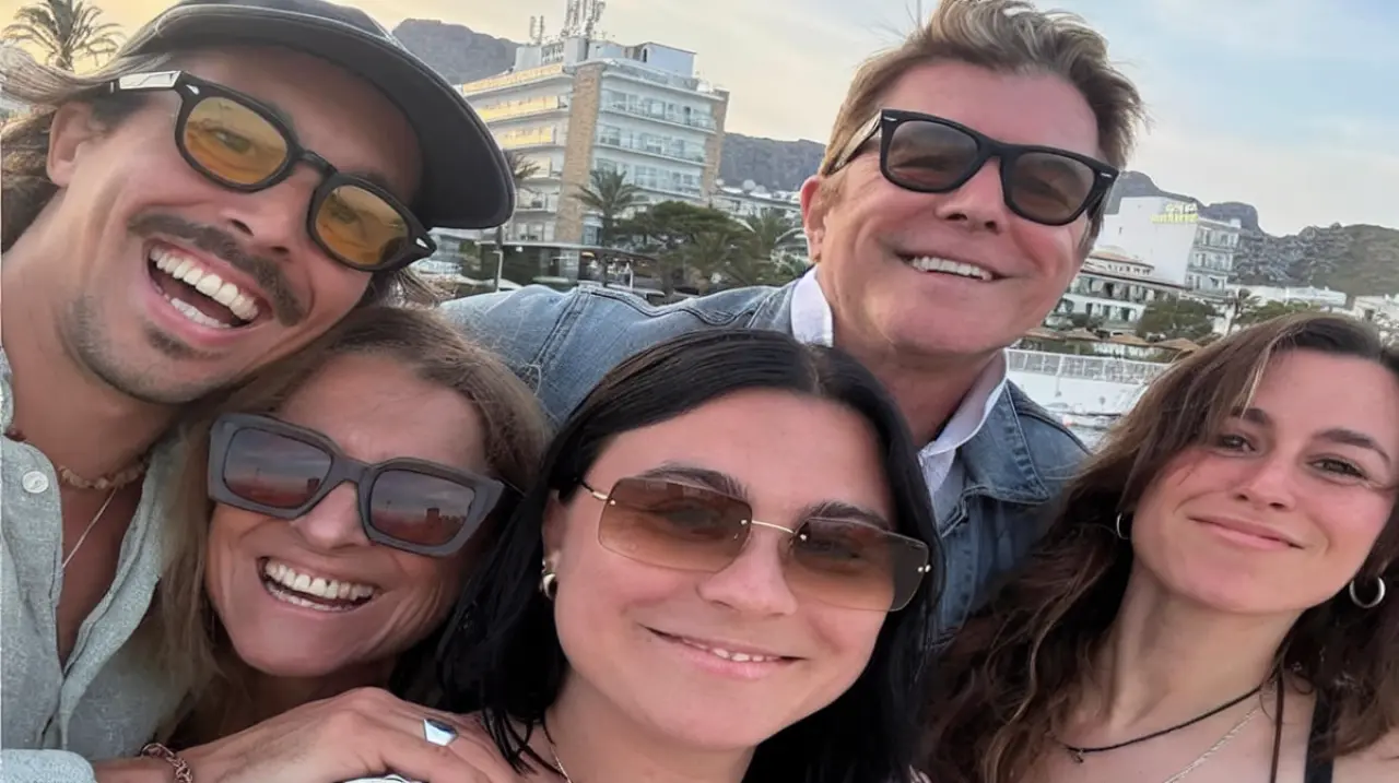 Gabriel Corrado habló de la distancia con sus tres hijos y destacó los valores que les inculcó