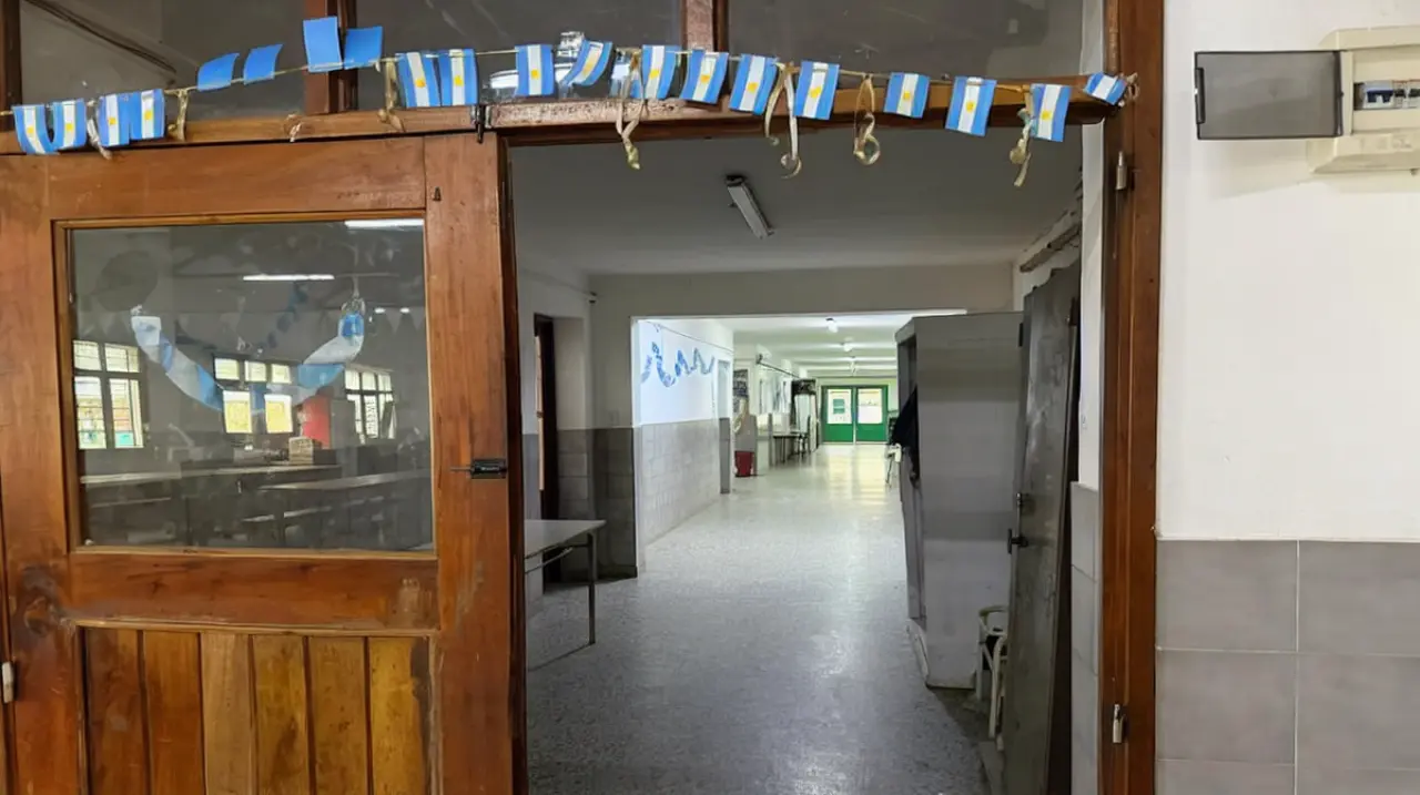 Amplio acatamiento al paro docente en La Plata y una postal desigual en el conurbano
