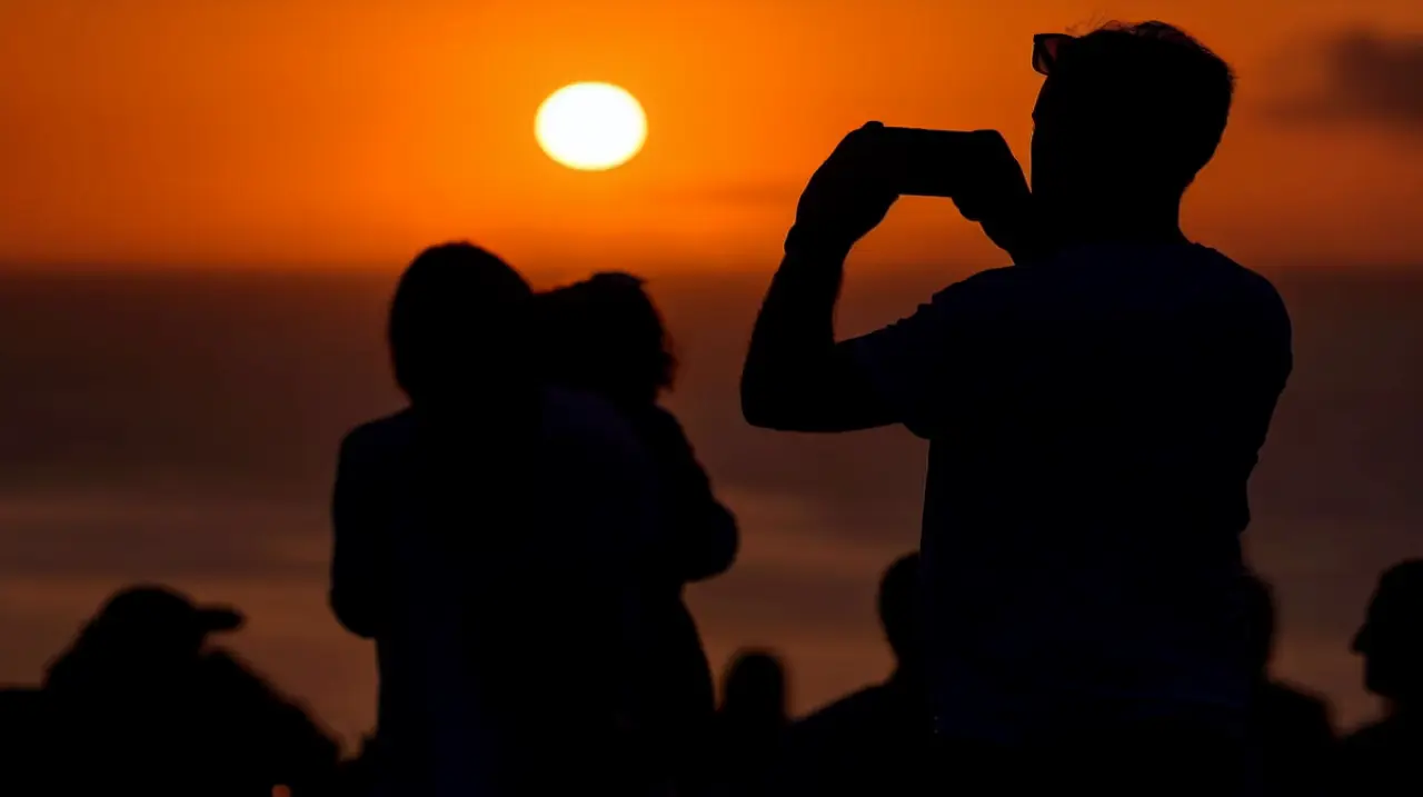 Un avión de la NASA seguirá el eclipse solar total del 12 de agosto para estudiar la corona del Sol