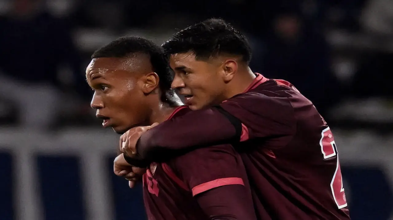 Lanús goleó a Talleres en Córdoba y Valois dedicó su doblete a Colombia