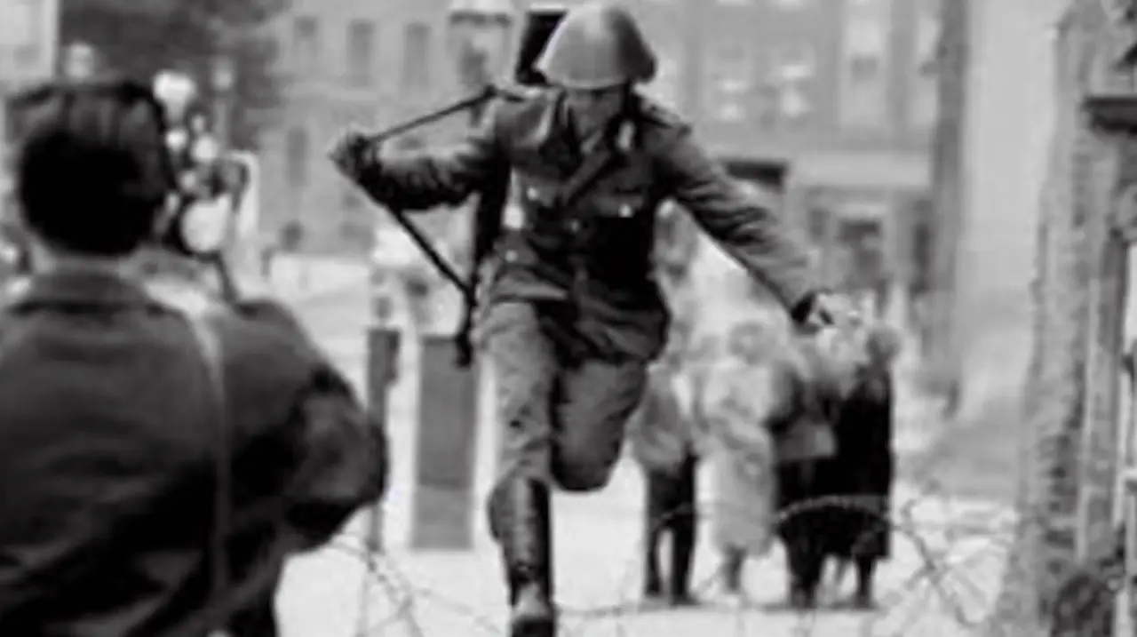 El salto de Hans Conrad Schumann que quedó como símbolo de la Guerra Fría