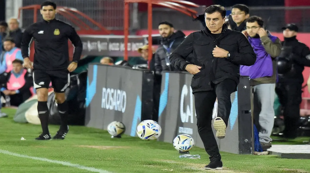 Independiente, en alerta por Quinteros tras la goleada y las críticas por los refuerzos