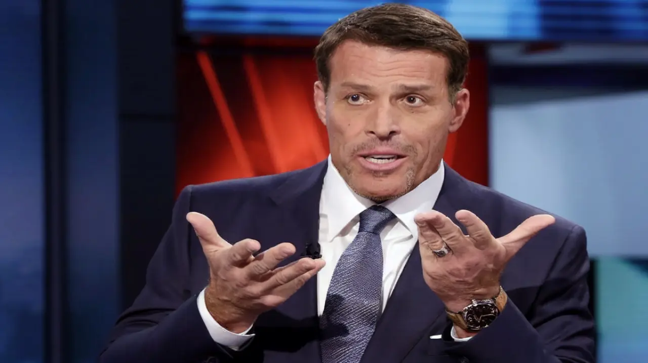 Tony Robbins: la mente se concentra en lo que falla y eso alimenta el malestar