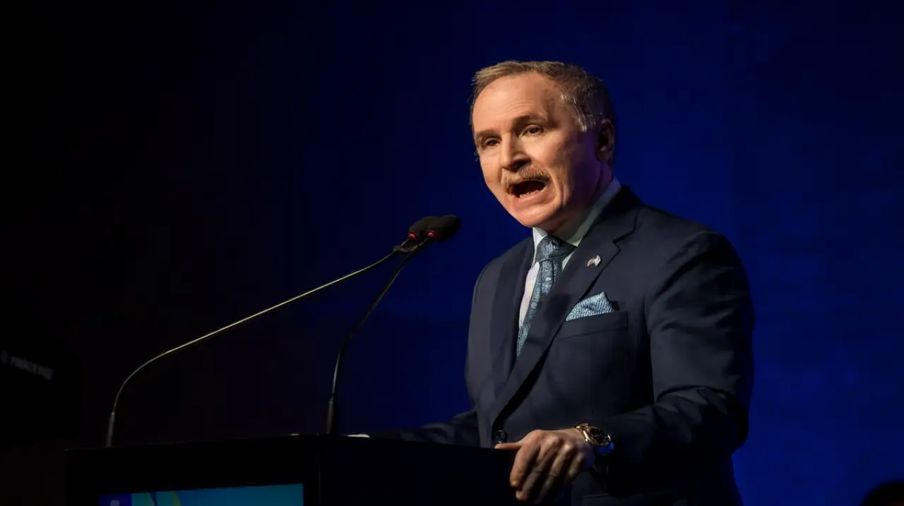 Lamelas endurece el cruce con China por Huawei y lleva la disputa a Vaca Muerta