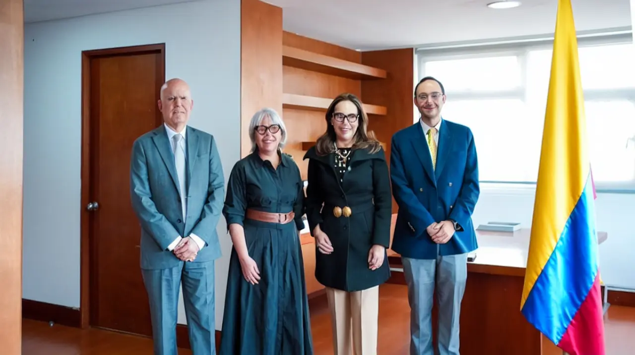 Viviane Morales posesionó a los nuevos viceministros y al secretario general de Educación